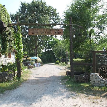 Agriturismo Al Ranch Villa Castello dʼAviano Exterior foto