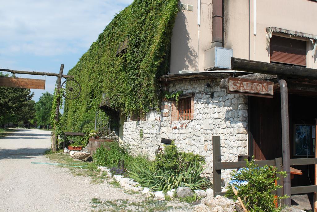 Agriturismo Al Ranch Villa Castello dʼAviano Exterior foto